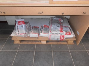 Alle kleuren Schonox voegsel! Zoals grijs/ zilvergrijs / donkergrijs en wit. Nu voor maar €15,00 per stuk!